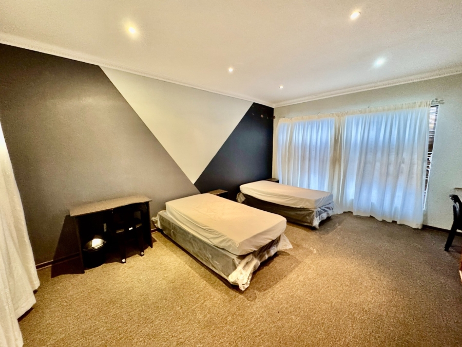 23 Bedroom Property for Sale in Kannoniers Park North West
